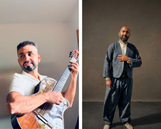Links ist ein Mann mit Bart, der eine klassische Gitarre spielt. Rechts steht ein Mann in einem traditionellen grauen Anzug vor einem neutralen Hintergrund.